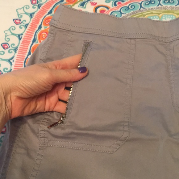 Zenergy capris by Chico’s in size 0.5 - Picture 4 of 5